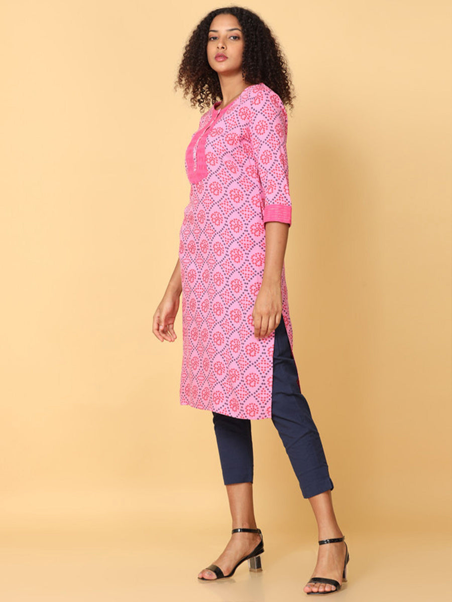 Hassu's Women Pink 3/4Th Sleeves Rayon Geometric Regular Knee Length Jewel Neck Kurta