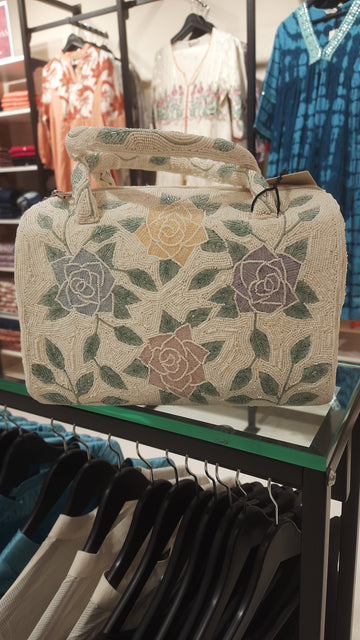 HASSU'S WOMEN'S WHITE BAG