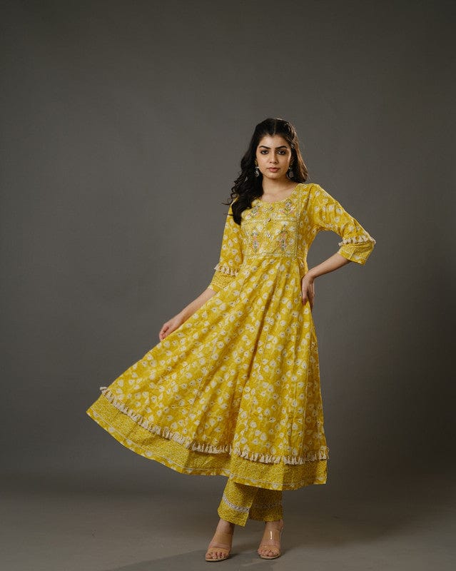 Yellow 3/4th Sleeves Cotton Abstarct Batik Print, Machine Embroidery Calf Length Kurta Set