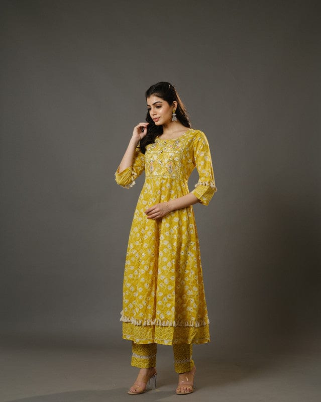 Yellow 3/4th Sleeves Cotton Abstarct Batik Print, Machine Embroidery Calf Length Kurta Set