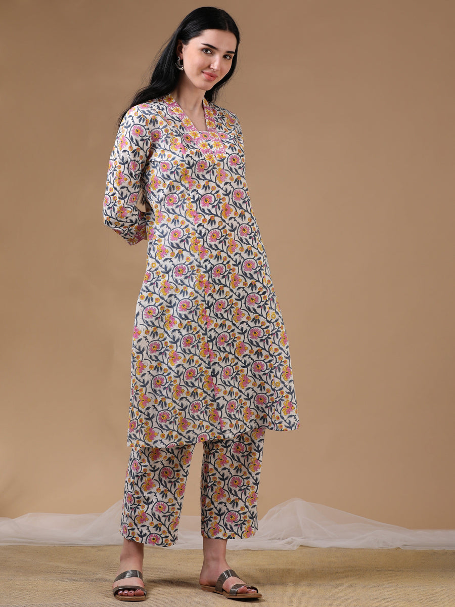 Multi Color 3/4th Regular  Sleeve  A-Line Kurta