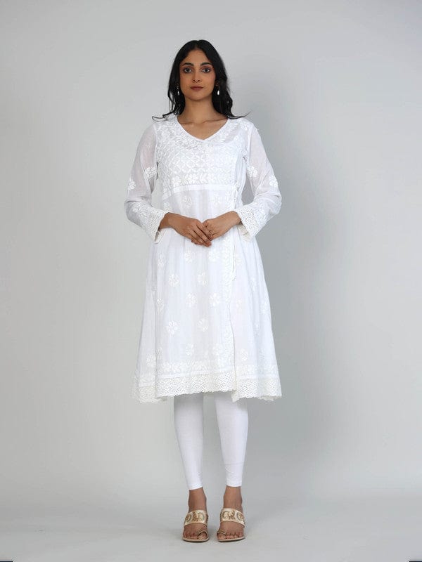 White 3/4th Sleeves Cotton Tone-on-tone thread work with lace fabric hemline Knee Length Kurta