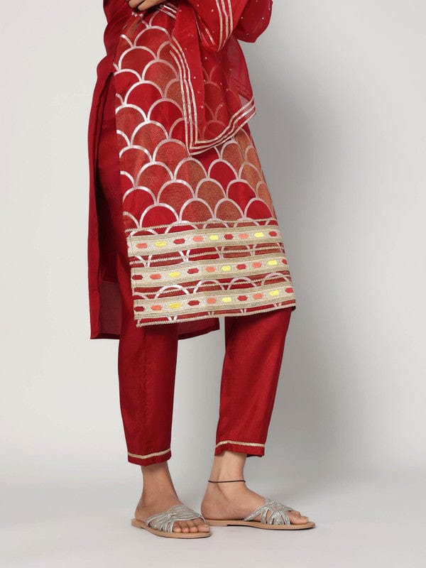 Maroon 3/4th Sleeves Chanderi All over print Calf length Kurta Set - With Dupatta