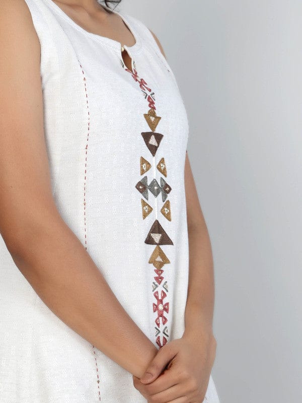 Off White Sleeveless Chanderi Thread work, mirror work Calf length Kurta Set - With Dupatta