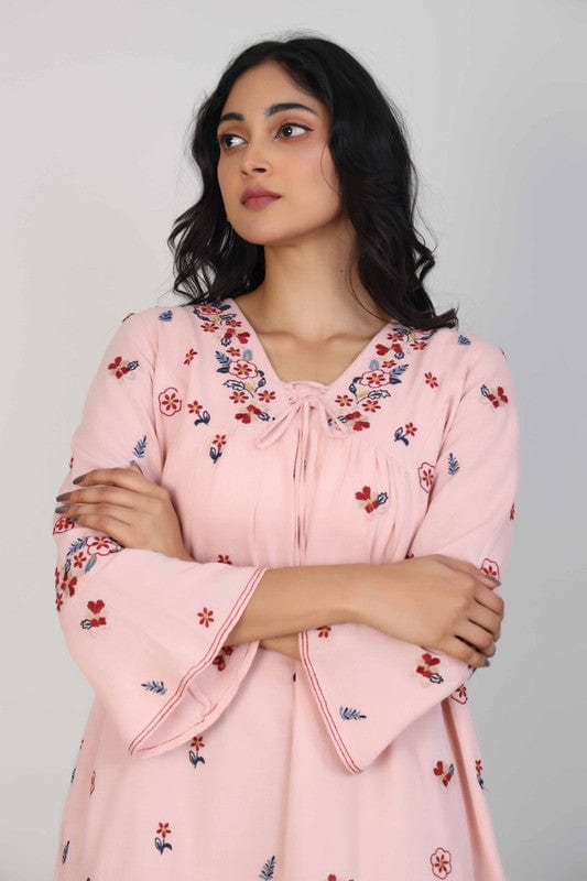 Pink 3/4th Sleeves Cotton Floral thread work Thigh length Tunic